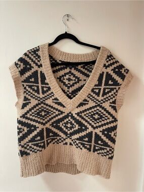 Banana Republic Beige & Black Geometric V-Neck Sweater Vest